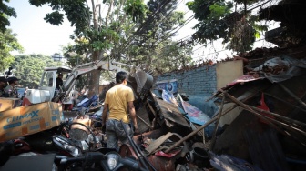 Kembalikan Hak Pejalan Kaki, Pemkot Bandung Tertibkan Bangunan Liar di Jalan Rajawali