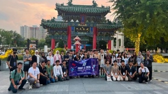 Smart Stick Berbasis AI Karya Siswa Indonesia Dilirik Profesor China, Apa Keunggulannya?