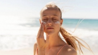 4 Tone Up Sunscreen Korea Vitamin C, Rahasia Punya Wajah Cerah Seharian!