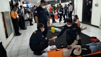 KMP Putri Yasmin Terbakar, Tim SAR Temukan 5 Perahu Karet Tanpa Awak di Lokasi