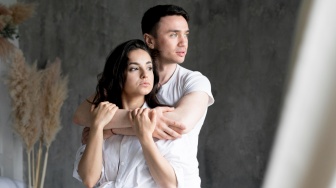 5 Zodiak yang Paling Posesif Cemburuan dan Suka Mengontrol Pasangan