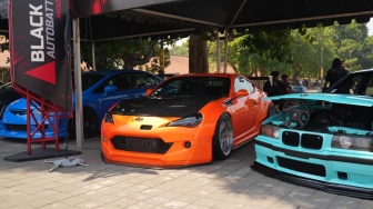 Ratusan Mobil Modifikasi Tarung Gengsi di BlackAuto Battle Solo 2026