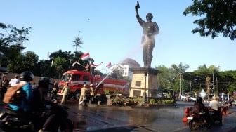Jelang HUT RI, Ikon Pahlawan Solo Ini Dipoles hingga Bersih