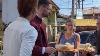 Viral Pria Denmark Boyong Keluarga Besar Bawa Hantaran Lamaran Gadis Selomerto Wonosobo