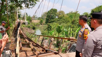 Jembatan Putus Way Pengubuan Belum Juga Diperbaiki