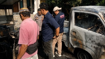 Servis Motor Timbulkan Percikan Api, Mobil Pikap Hingga Sepeda Anak Hangus