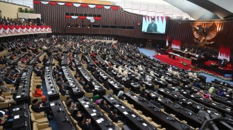 Suasana saat Presiden Prabowo Subianto menyampaikan pidato kenegaraan dalam rangka Penyampaian Pengantar/Keterangan Pemerintah atas RUU tentang APBN Tahun Anggaran 2027 beserta Nota Keuangannya saat Rapat Paripurna Pembukaan Masa Persidangan I DPR Tahun Sidang 2026-2027 di Gedung Nusantara, Kompleks Parlemen, Jakarta, Jumat (14/8/2026). [ANTARA FOTO/Rivan Awal Lingga/sgd/wsj]