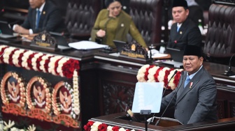 Presiden Prabowo Subianto menyampaikan pidato dalam Sidang Tahunan MPR RI dan Sidang Bersama DPR-DPD RI Tahun 2026 di Gedung Nusantara, Kompleks Parlemen, Jakarta, Jumat (14/8/2026). [ANTARA FOTO/Fauzan/sgd/kye]