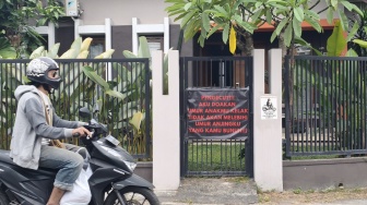 John Wick Mati Tragis di Yogya, Teror Ayam Beracun Bikin Keluarga Pasang Spanduk Sumpah Serapah