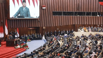 Presiden Prabowo Subianto menyampaikan pidato dalam Sidang Tahunan MPR RI dan Sidang Bersama DPR-DPD RI Tahun 2026 di Kompleks Parlemen, Jakarta, Jumat (14/8/2026). [ANTARA FOTO/Dhemas Reviyanto/bay/kye]