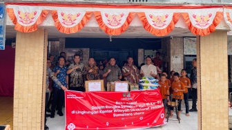 Ceria Anak Panti Sambut Kedatangan Jajaran Imigrasi Sumut
