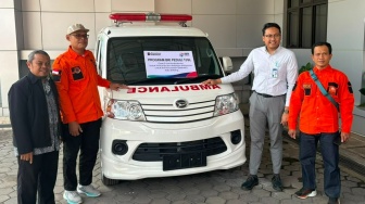 BRI Serahkan Ambulans untuk Perkuat Layanan Kemanusiaan Relindo Batang