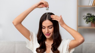 Apakah Serum Penumbuh Rambut Aman Digunakan Setiap Hari?
