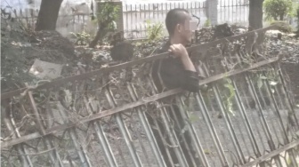 Bukannya Jarah Isi Rumah, Pria di Bandar Lampung Ini Malah Angkut Pagar Milik Warga