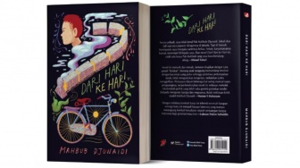 Novel Dari Hari ke Hari: Sejarah Besar Diceritakan dari Mata Seorang Bocah