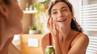 Bye Kulit Berminyak dan Kusam! Ini 4 Pelembap Brightening Berlabel Oil Free