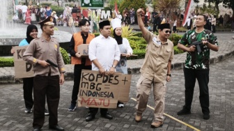 Civitas Akademika Jogja Pilih Sindir MBG, Kopdes hingga Korupsi Lewat Karnaval Kemerdekaan