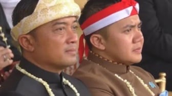 Seskab Teddy Indra Wijaya Salahi Aturan di HUT RI ke-81 Gegara Pakai Pin Ini?