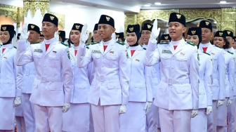 Siapa Pembawa Baki Tahun Ini? Ini Dia Sosok Celine Olivia dari Tim Paskibraka 'Indonesia Berdaulat'