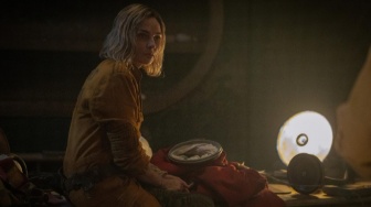 Review Serial Silo Season 1: Adaptasi Novel Wool yang Penuh Teka-Teki Seru!
