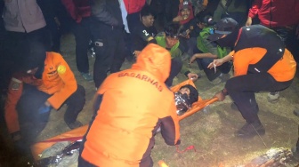 Ribuan Orang Berdesakan di Gunung Bawakaraeng, Tim SAR Evakuasi Puluhan Korban
