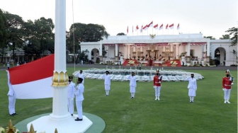 Istana Berpesta, Rakyat Berduka: Ironi Kemerdekaan di Tengah Bencana