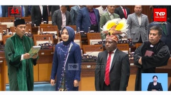 Nessy Kalviya dan Mesakh Mirin Resmi Duduki Kursi DPR Periode 2024-2029