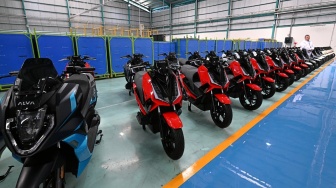 Danantara Mau Bangun Jaringan Charging Station Motor Listrik