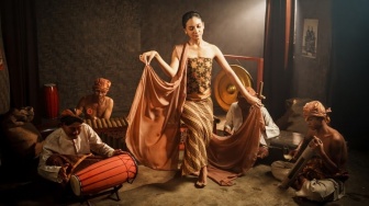 Merdeka Jadi Modern Tanpa Lupa Asal-Usul: Masih Bisa Bangga Punya Budaya Lokal?
