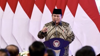 Menyongsong Transformasi Buku Pelajaran Nasional: Dari Ergonomi Fisik hingga Kualitas Kurikulum