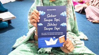 Review Sabar Tanpa Tepi, Ikhlas Tanpa Tapi: Menata Hati di Tengah Ujian