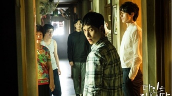 Drama Strangers From Hell, Misteri Kos-Kosan Murah yang Mengikis Mental