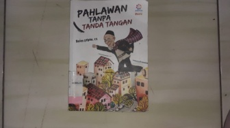 Pahlawan Tanpa Tanda Tangan: Menertawakan Hal-Hal Kecil di Sekitar Kita