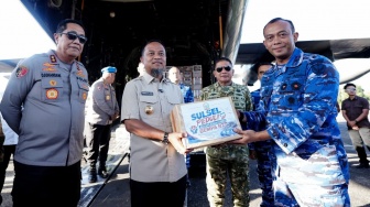 Naik Hercules TNI AU, 30 Ton Bantuan Pemprov Sulsel Meluncur ke Titik Gempa NTT