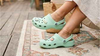 5 Cara Memilih Ukuran Sandal Bahan Polimer yang Tepat, Pasti Nyaman di Kaki