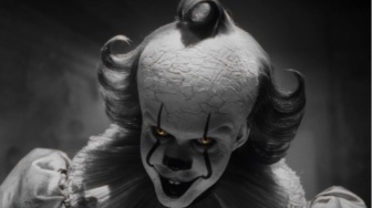 Pennywise Kembali! It: Welcome to Derry Lanjut Season 2 dengan Cerita Lebih Kelam