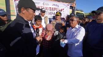 Kepala Bapanas dan Dirut Bulog Tinjau Langsung Penyaluran Bantuan Korban Gempa Flores