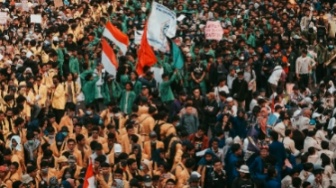 Bukan Anti-Makan Gratis, Ini Alasan Mahasiswa Tolak MBG di Jalanan