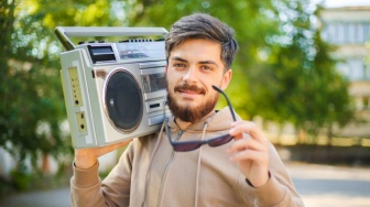 Teknologi Masif, Bagaimana Radio Jadi Wadah Aspirasi dan Apresiasi HUT RI?