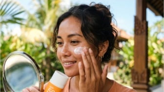 5 Penyebab Kenapa Flek Hitam Tetap Muncul padahal Sudah Pakai Sunscreen Tiap Hari