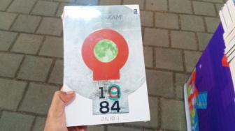 Jika 1984 Adalah Dunia yang Dikendalikan, Lalu Apa Itu Dunia dalam IQ84?