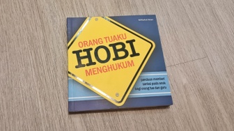 Membaca Orang Tuaku Hobi Menghukum: Seni Mendidik Tanpa Melukai