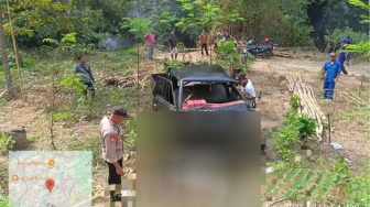 Mengantuk Sekejap, Pikap L300 Terjun Bebas ke Sungai di Blitar