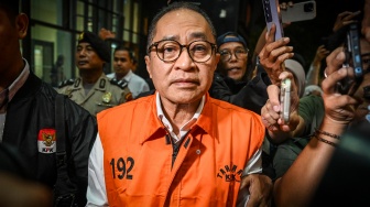Gratifikasi Rp20,7 Miliar, KPK Tahan Eks Bos Pajak Jakarta Khusus