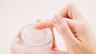 5 Rekomendasi Moisturizer Water Based yang Langsung Meresap Sesuai Review Pengguna