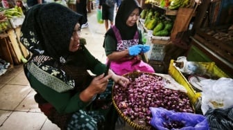 Fakta Pahit Buruh Pengupas Bawang di Jogja, Kerja Seharian Hanya Diupah Rp3 Ribu