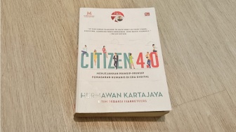 Membaca Citizen 4.0: Manusia yang Menyetir atau Kita yang Diatur Teknologi?