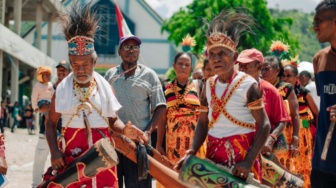 Zona Merah Hukum Adat: Mendesak Perlindungan Kesakralan Mama Papua di Tengah Konflik