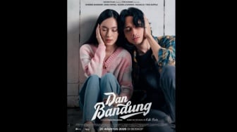 Ulasan Dan Bandung: Adaptasi Novel Pidi Baiq yang Sukses Menguras Air Mata