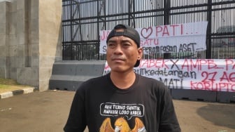 Warga Pati Mulai Duduki Depan DPR, Siap Menginap hingga Aksi 27 Agustus